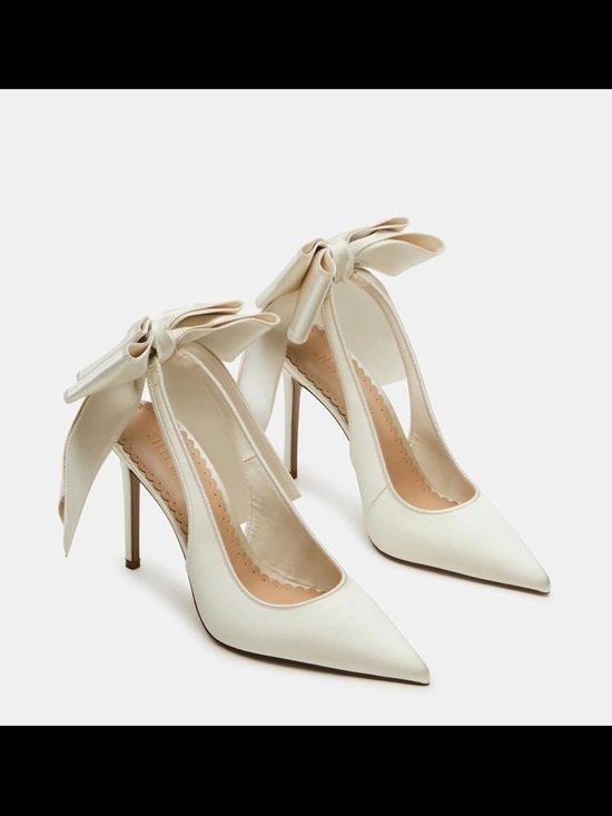 Steve Madden Shoes - Steve Madden Cream Pointed-Toe Stiletto Pumps with Ankle Bow